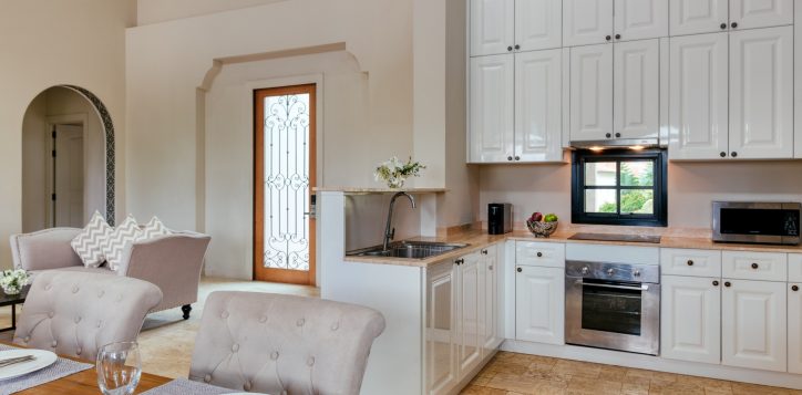 movenpick-khaoyai_3bedroom-pool-villa_pantry-2-2