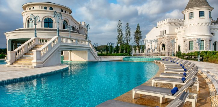 movenpick-khaoyai_swimming-pool_outdoor1-2-2